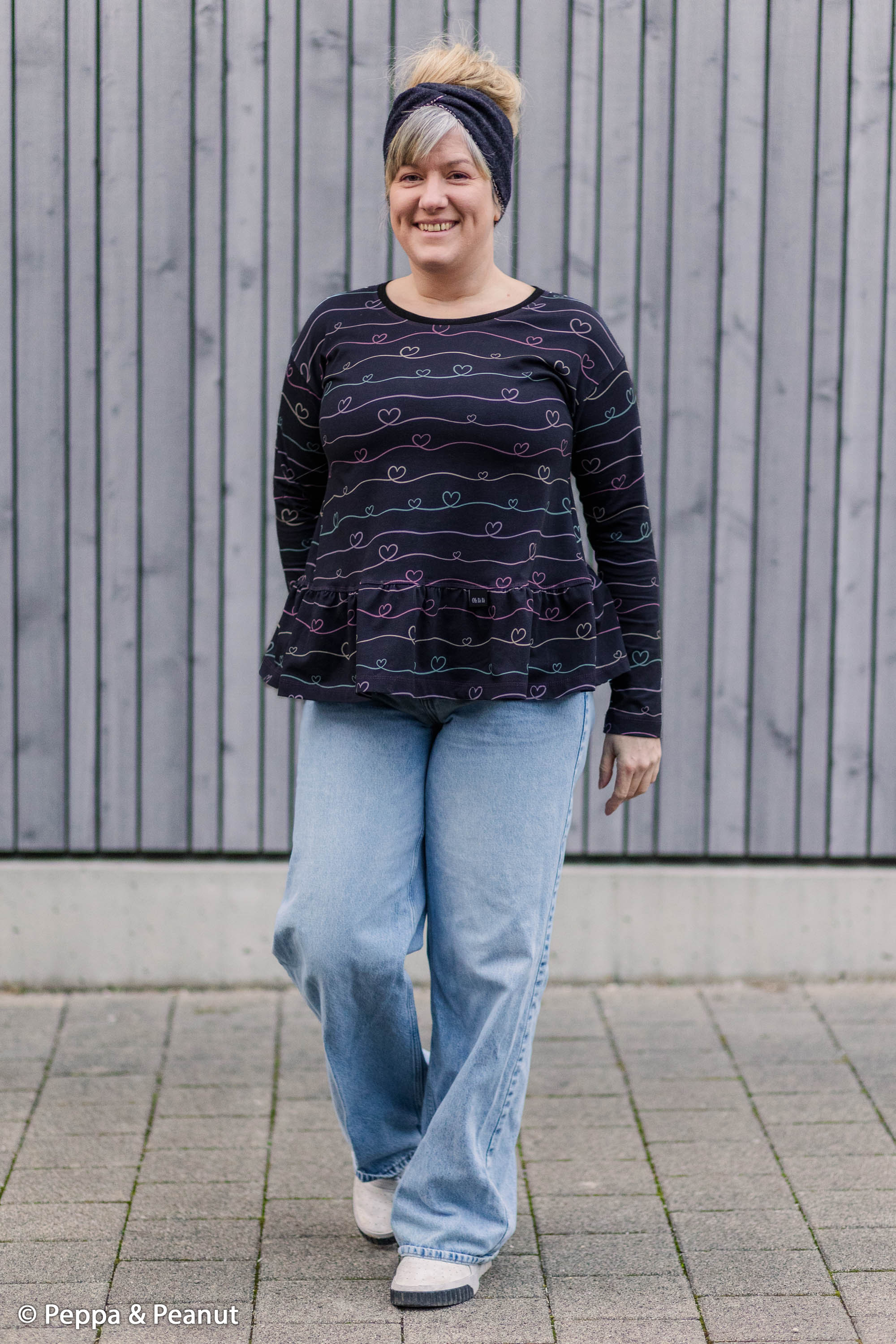 817597 Herzen, bunt/dunkelblau