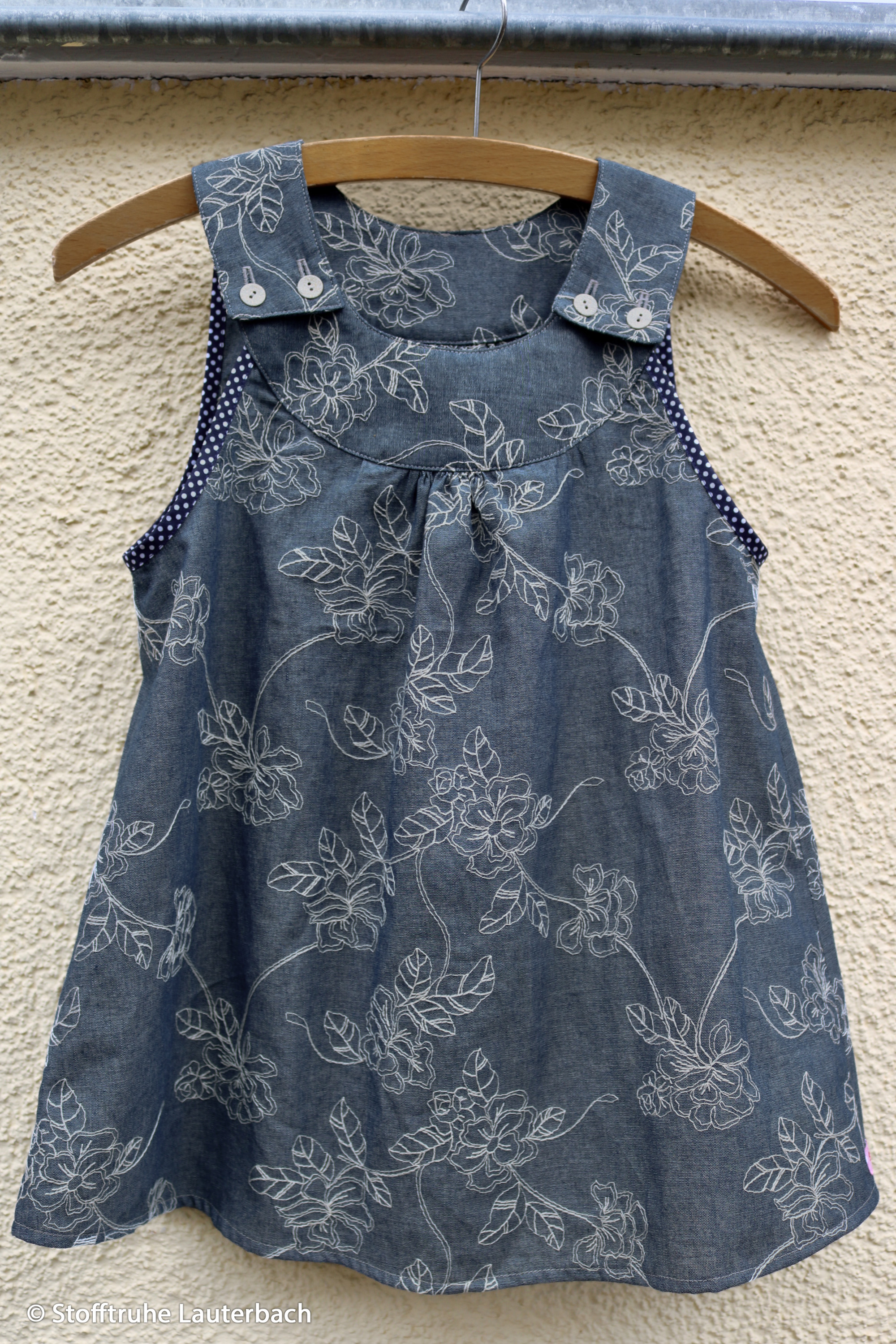 Ahaus, Denim-Look (Stickerei ca. 127cm breit), Woven Cotton, Flowers, dark blue