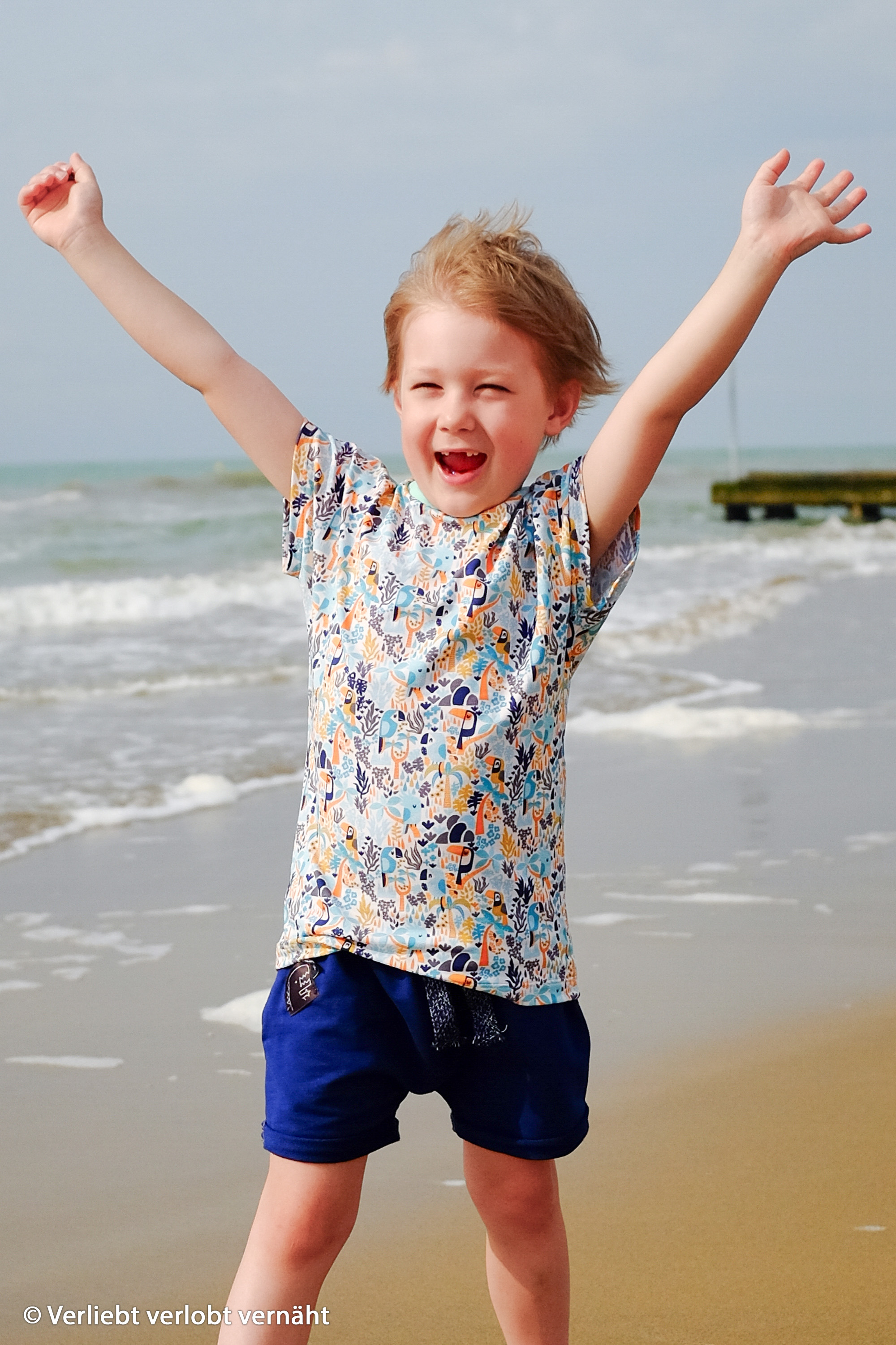 In the Jungle by Bienvenido Colorido, Jersey Baumwolle In the Jungle by Bienvenido Colorido, Jersey Baumwolle