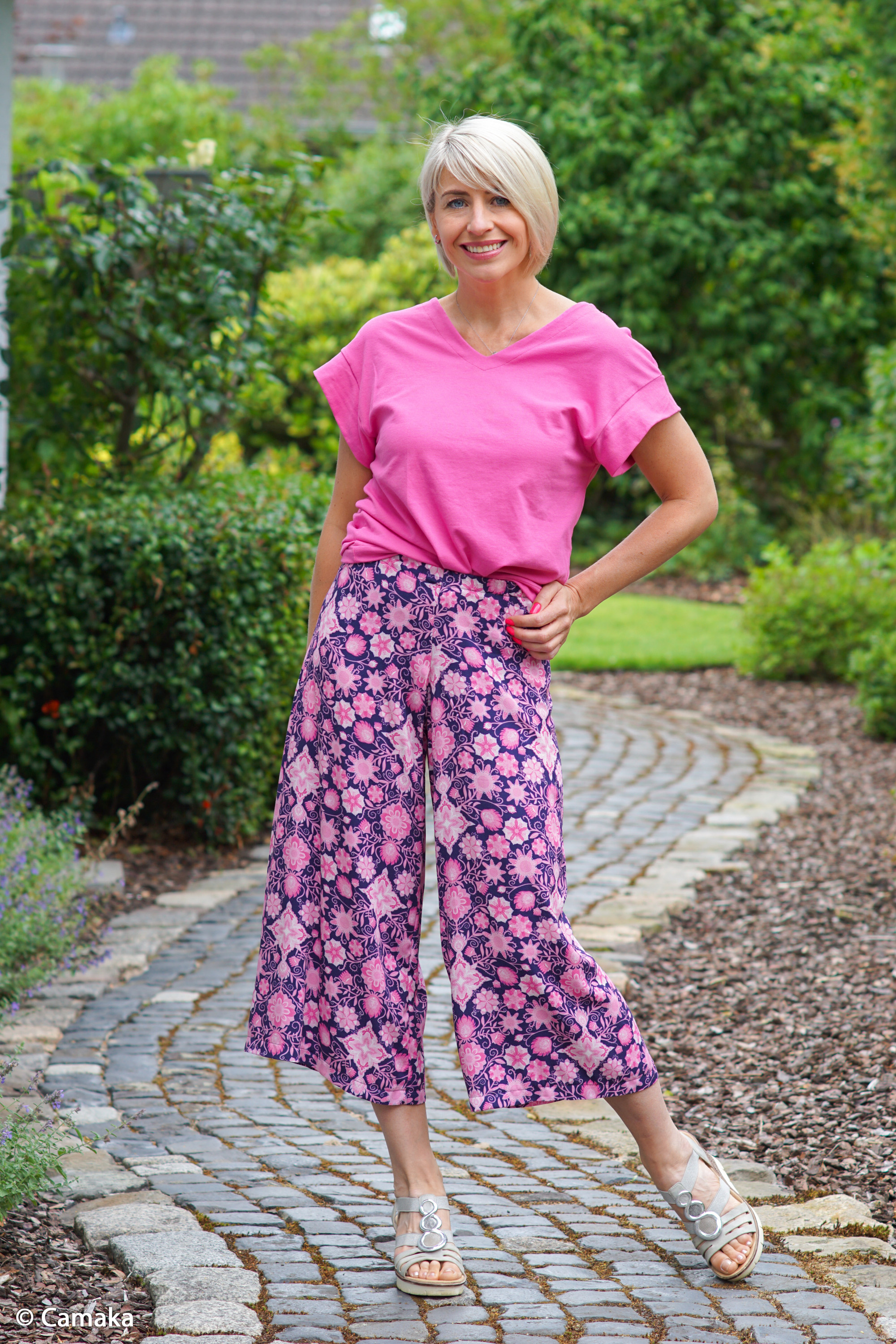 Tropical Flowers Viskose by Bienvenido Colorido, Viskose Webware Tropical Flowers Viskose by Bienvenido Colorido, Viskose Webware