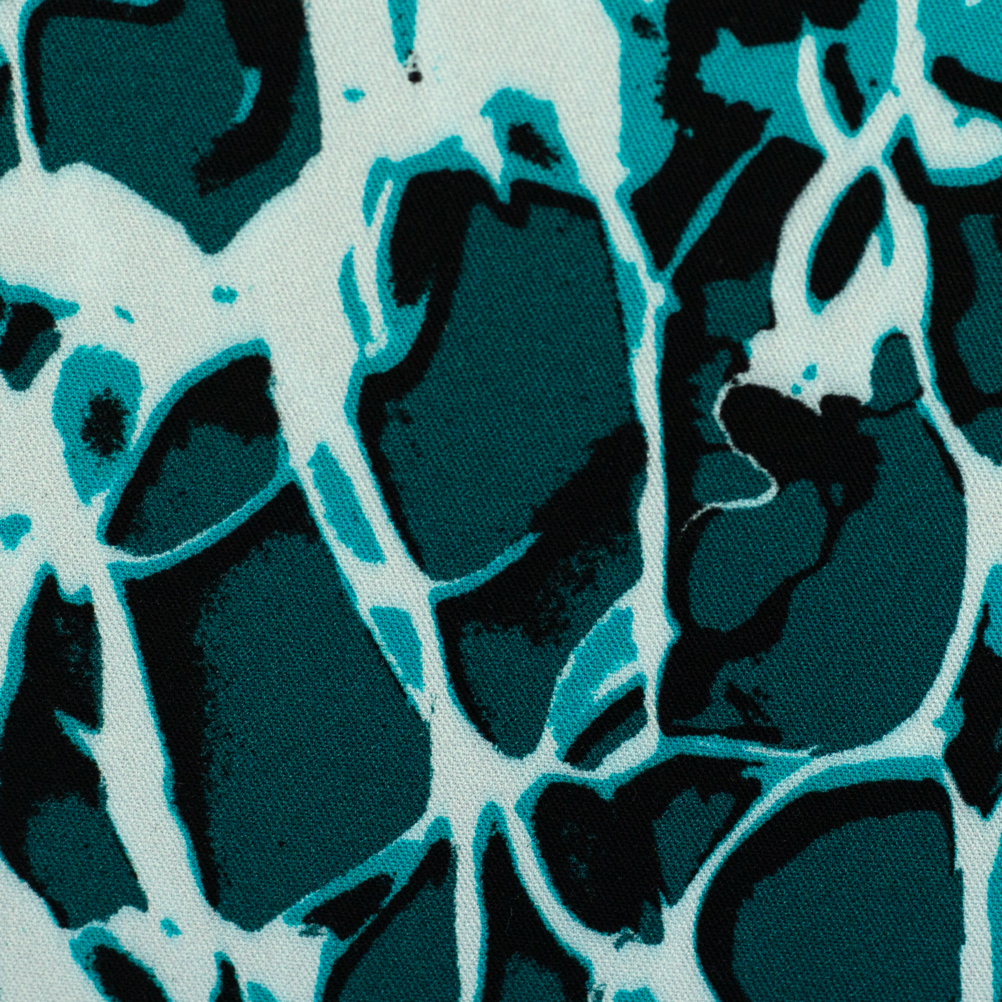 Pop Art Waves by Thorsten Berger, Viskose Webware