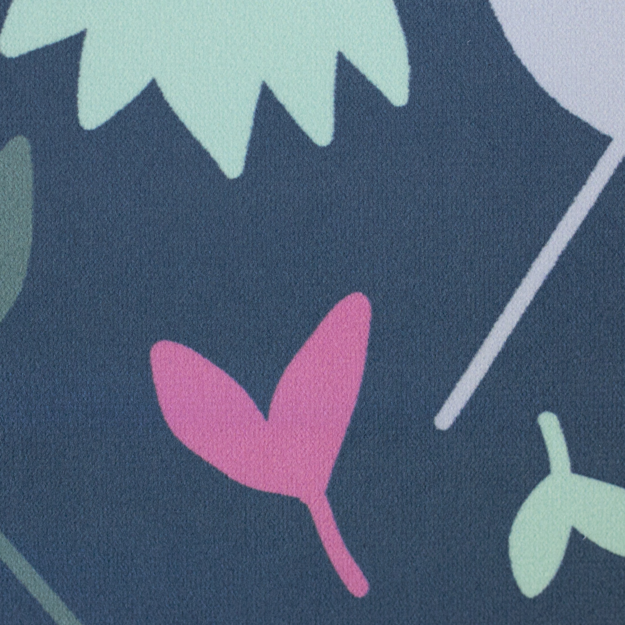 Velvet Flowers by Emjo Design, Samt Velvet Flowers by Emjo Design – Detailansicht: Samt mit Blumen-Motiv in Dunkelblau/Bunt (596999), 10 cm-Ausschnitt