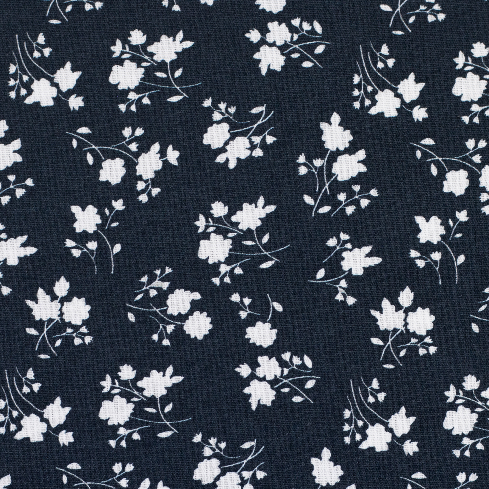 Floralromance – woven cotton fabric in dark blue, 10 cm close-up