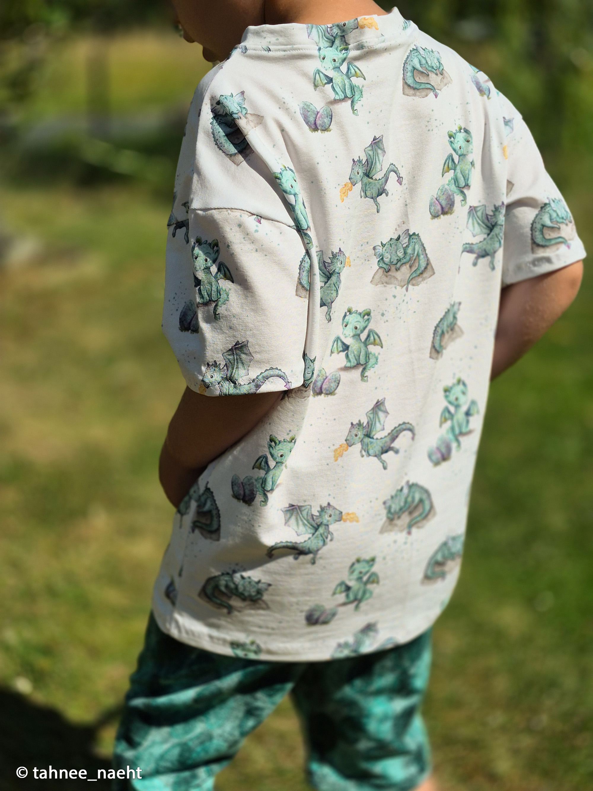 259010 Drachen, naturweiß