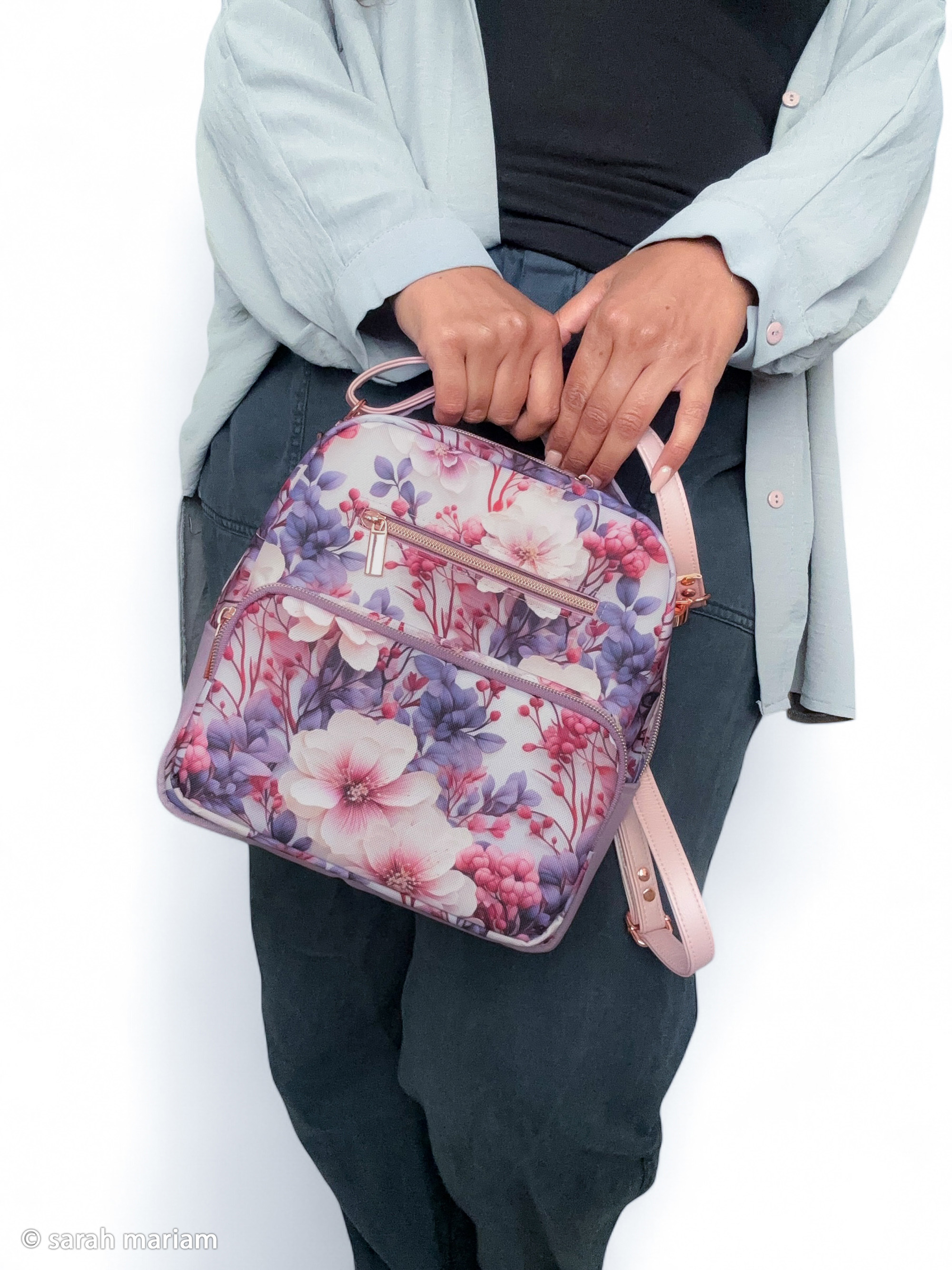 Flowing Bloom by Sarah Mariam Martindale >60.000, **wasserabweisend**, Polyester Webware