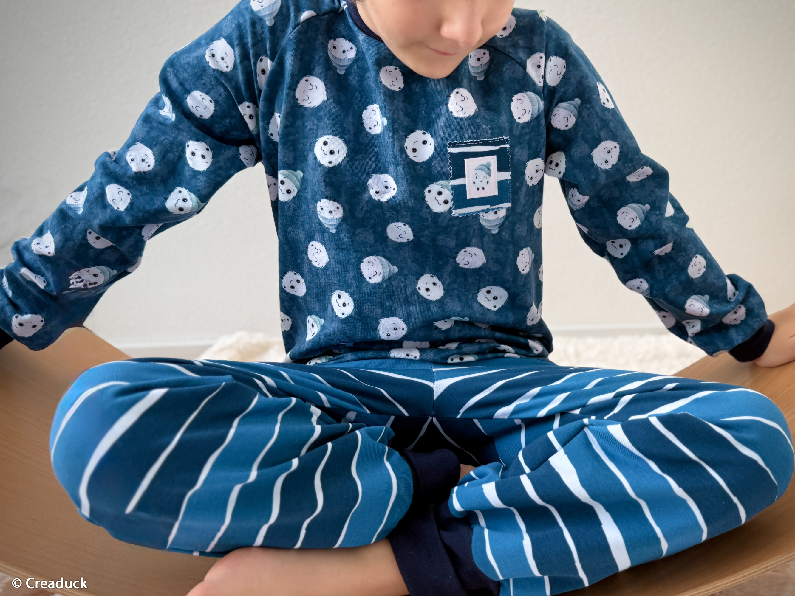 249256 Streifen, dunkelblau