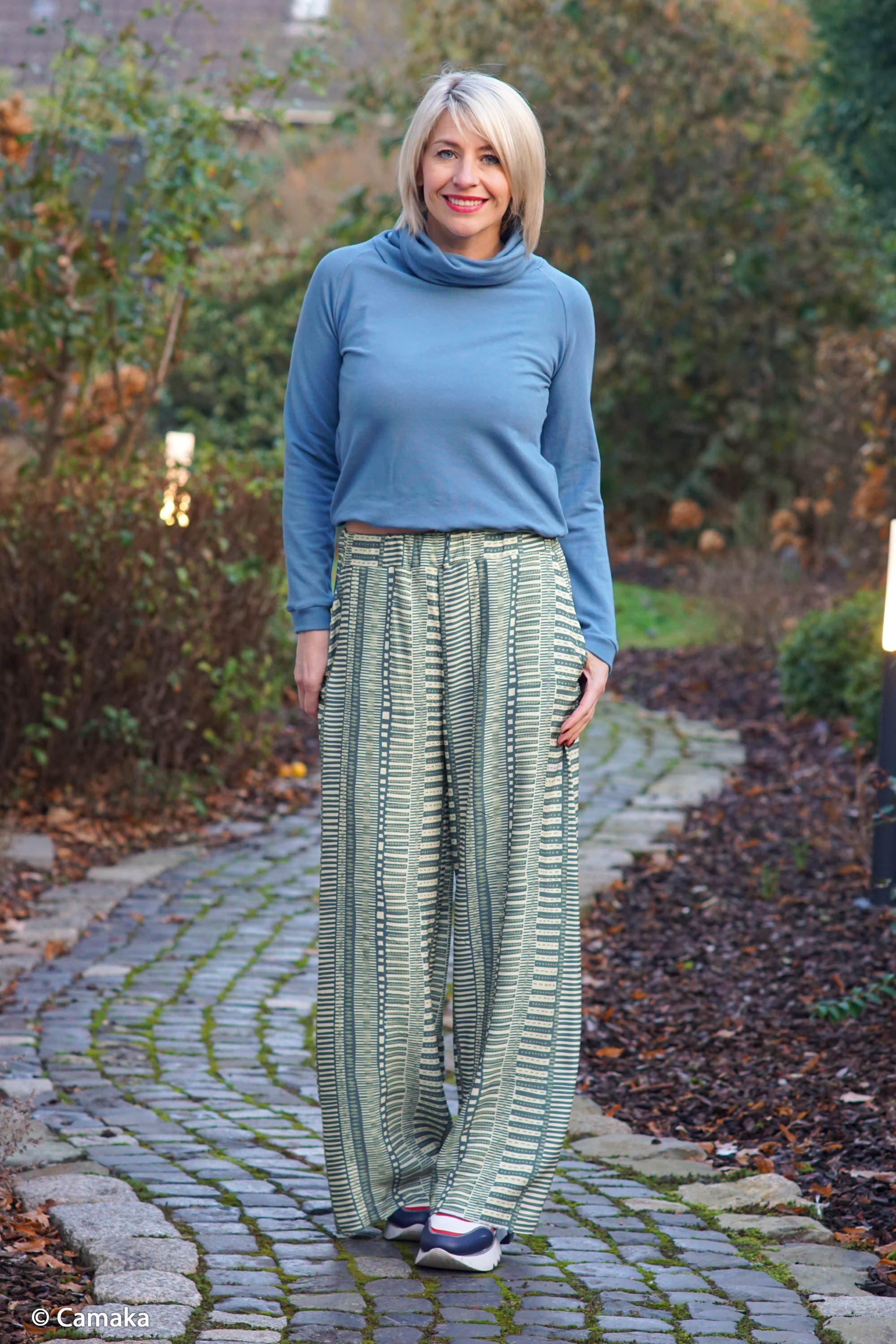 000258 uni, provincial blue