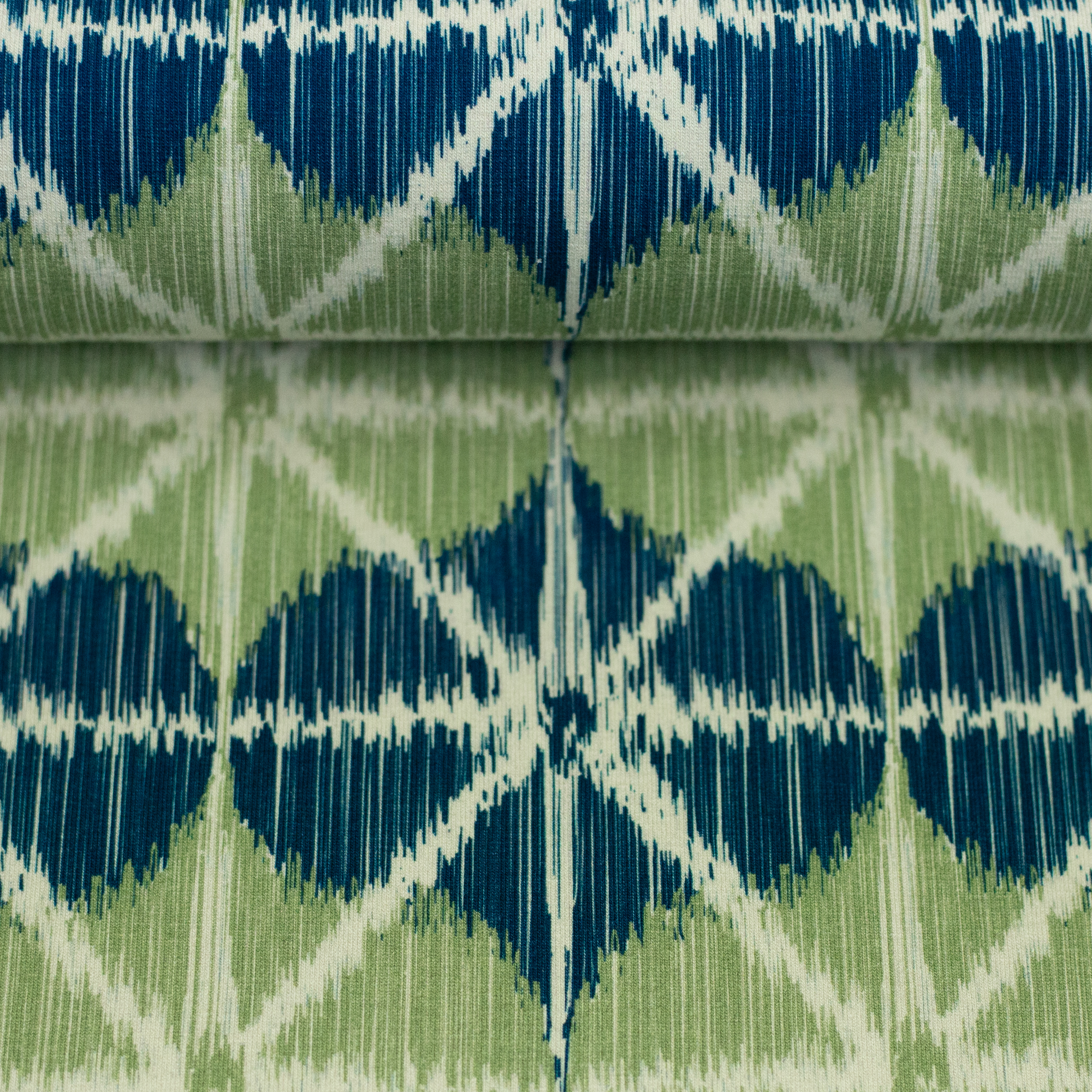 Ogee Scribble by Bienvenido Colorido, Jersey Baumwolle Modal