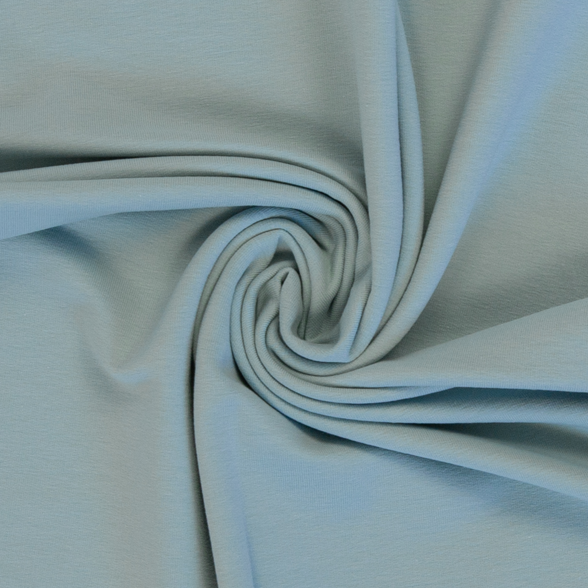 Maike FS27 – French Terry in hellblau, drapiert dargestellt