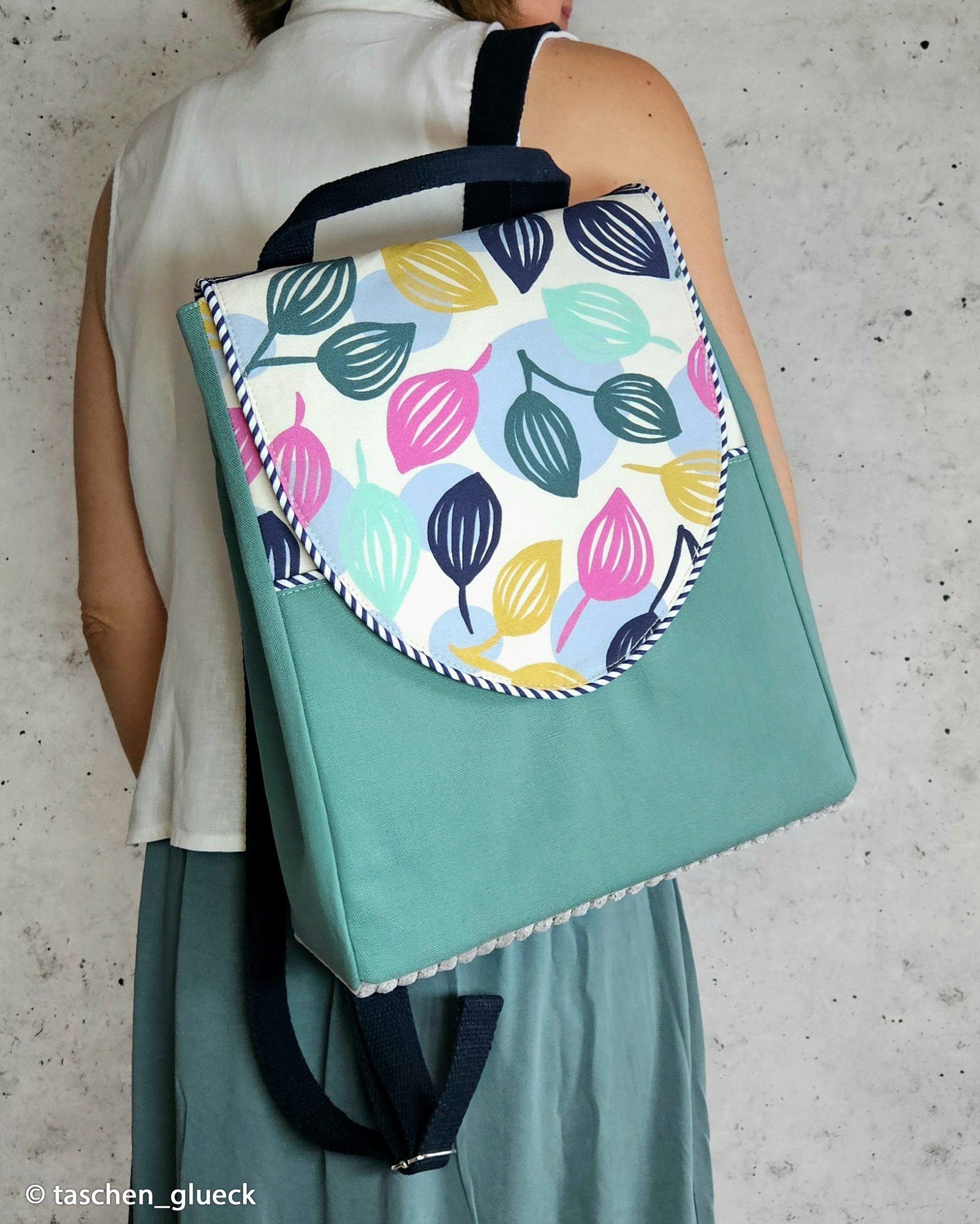 Dots & Leaves by Emjo Design, Canvas