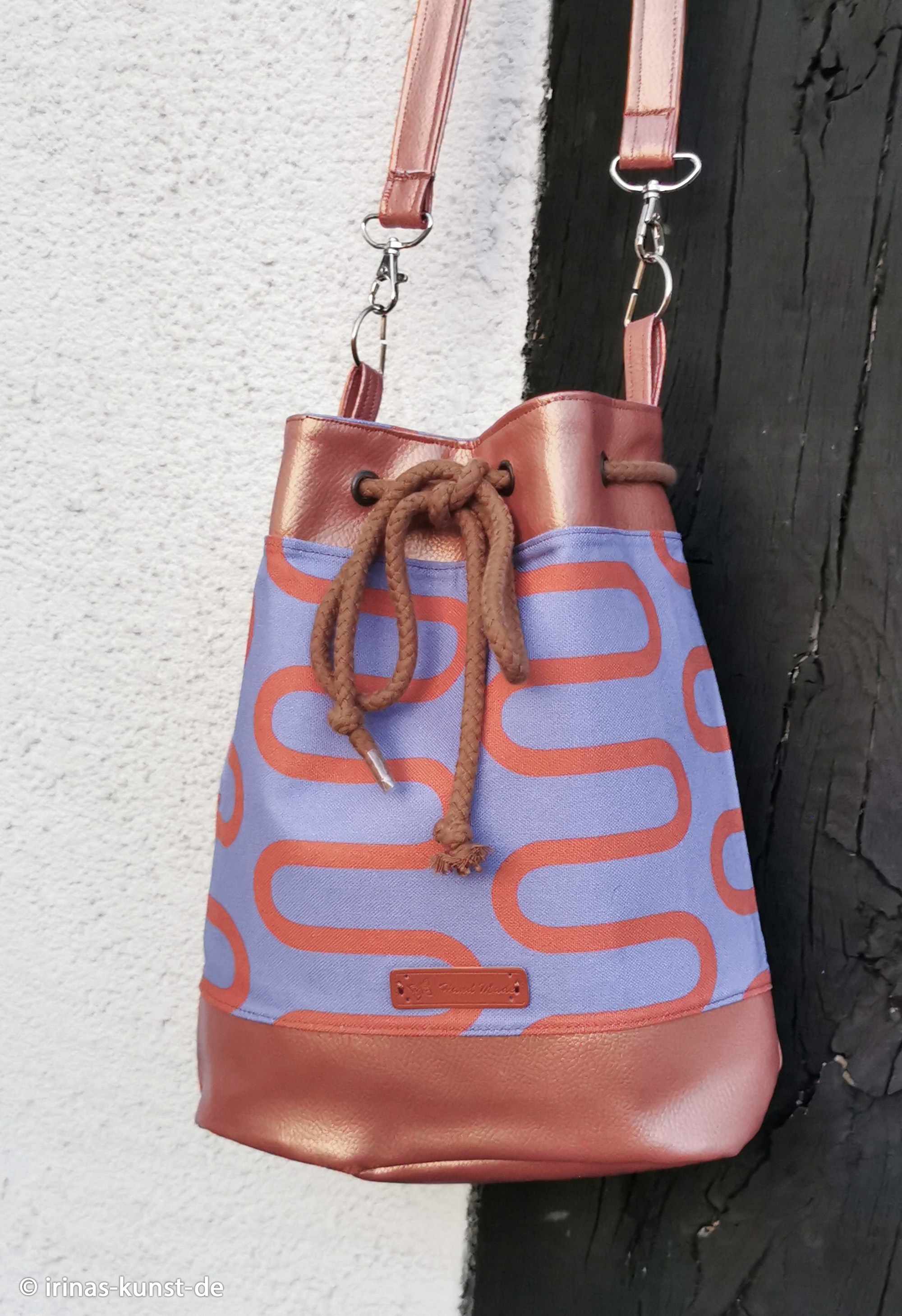 660641 Wave patterns, mauve