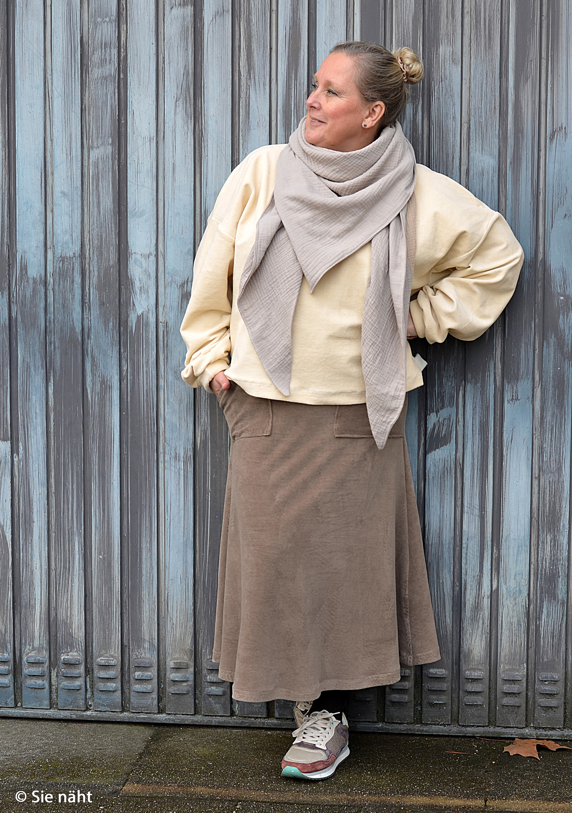 000010 Plain, off white