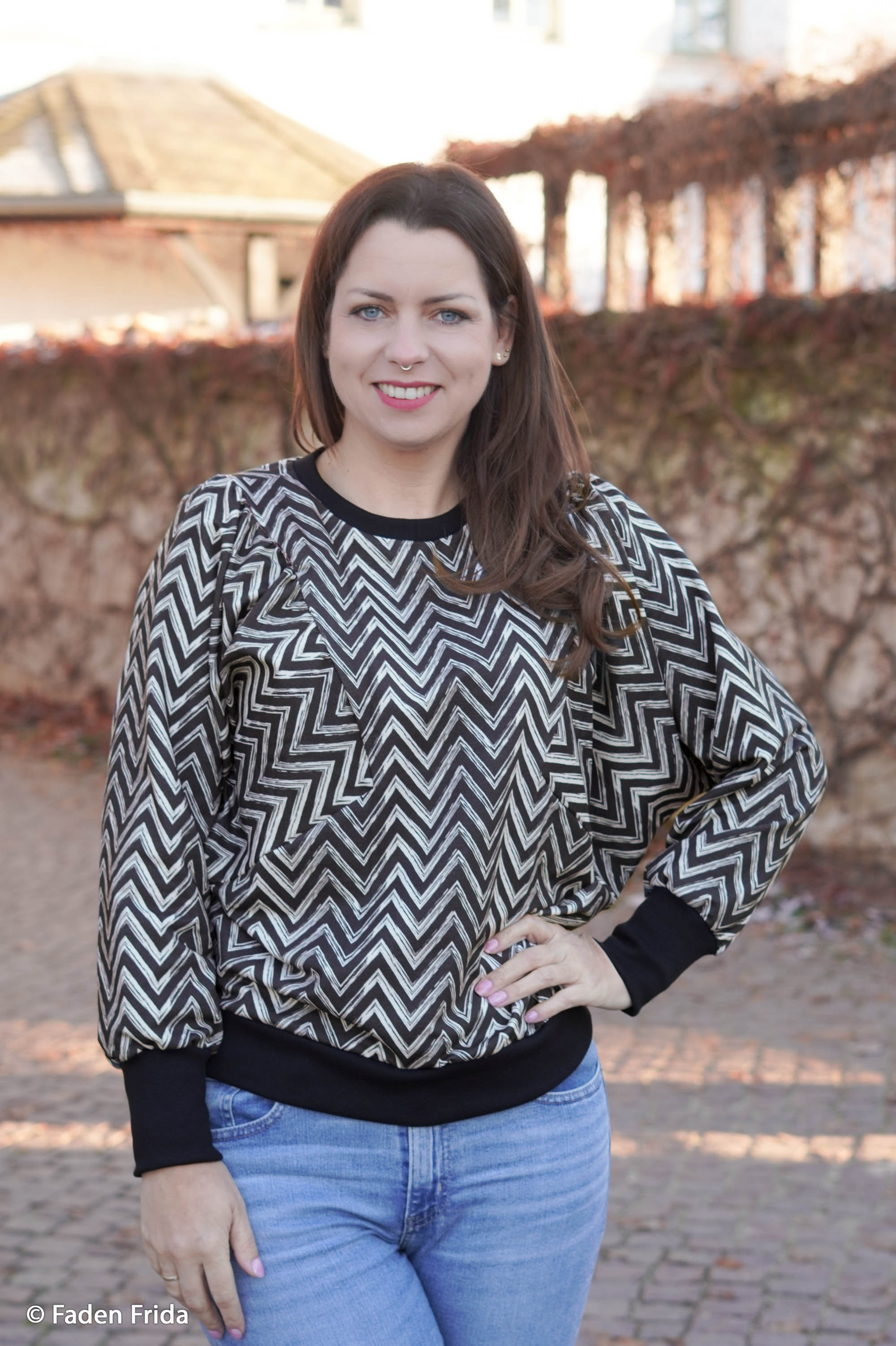 861790 Chevron, off white/anthracite grey