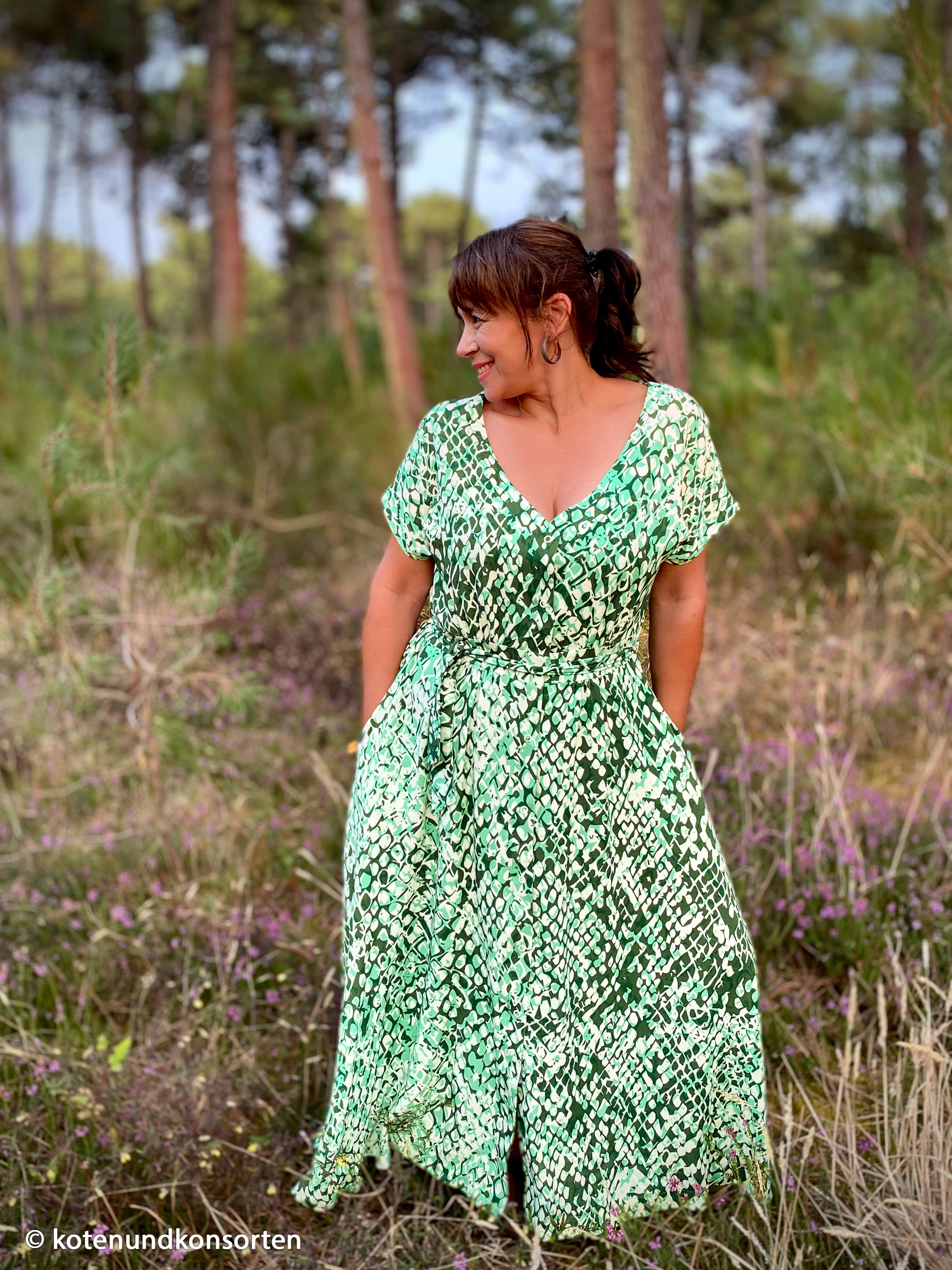 Shiny Scales by Thorsten Berger, Woven Viscose